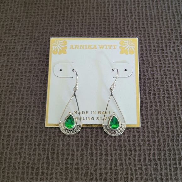 Annika Witt Green💚 Onyx Earrings